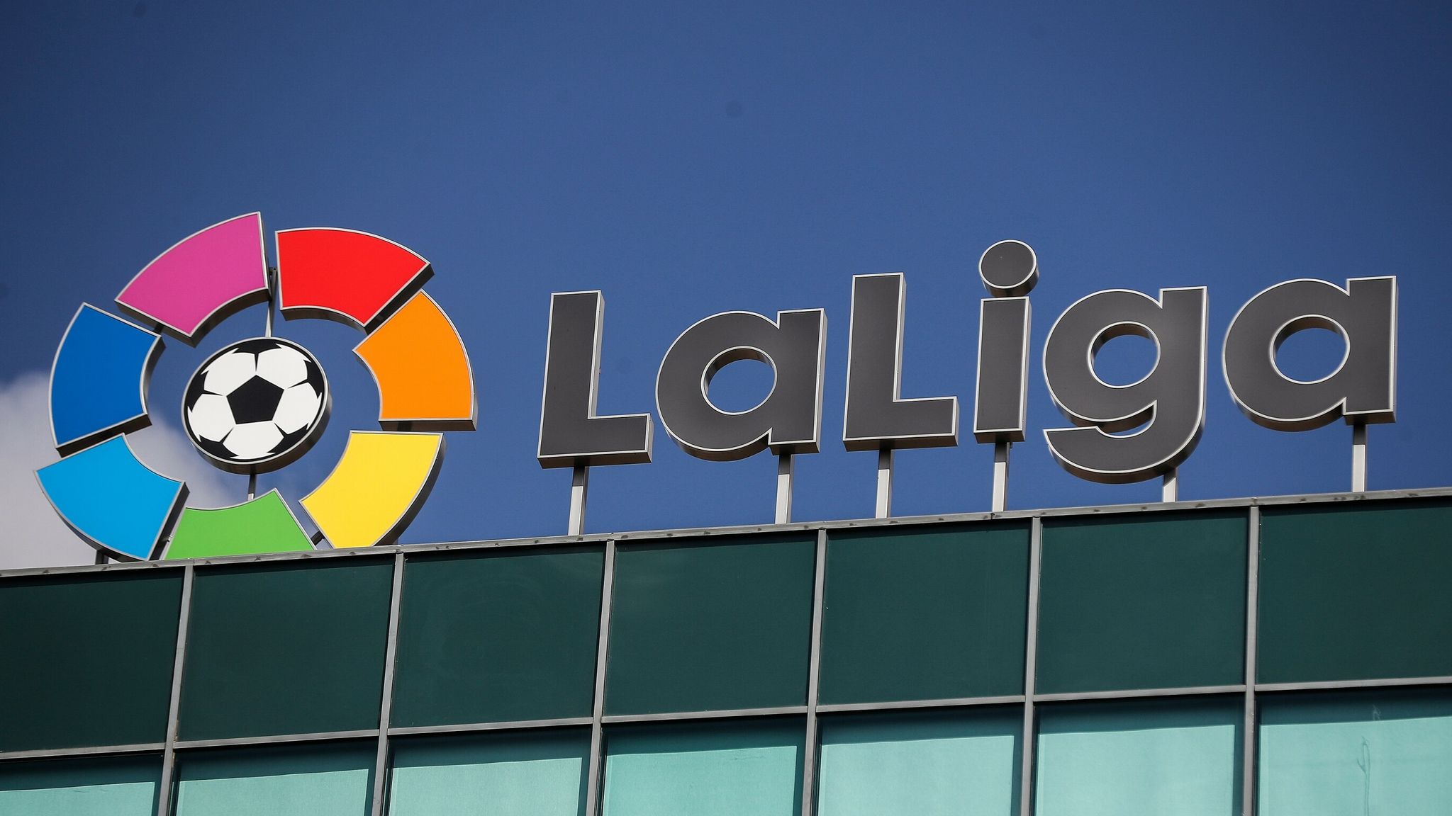 Sân Cỏ Rực Lửa - Điểm Danh Các Giải Đấu Bóng Đá Lớn Nhất Thế Giới Sân Cỏ Rực Lửa - Điểm Danh Các Giải Đấu Bóng Đá Lớn Nhất Thế Giới