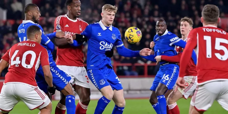 Soi Kèo Everton Vs Nottingham Forest Lúc 22h00 Ngày 6/12 3 Nhận định kèo thẻ phạt - chọn Xỉu thẻ